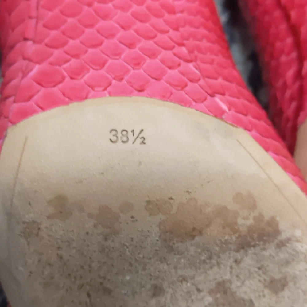 Pink Python Pumps - Picture 6 of 8